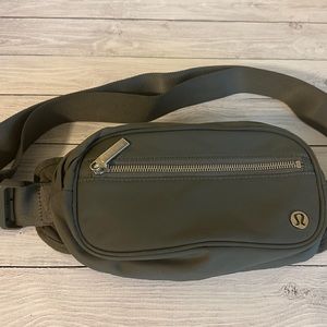 Lululemon Wunderlust Belt Bag 1.8L